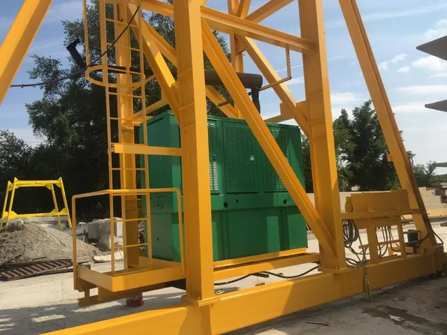 Gantry crane support leg and control cabinet after coating